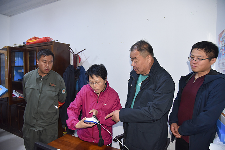 19-敬信林场便携式播音器受到督导组称赞.jpg