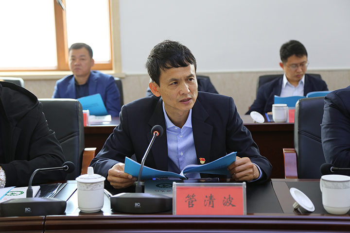 总经理管清波汇报大石头林业局天保工程二期工作情况.jpg