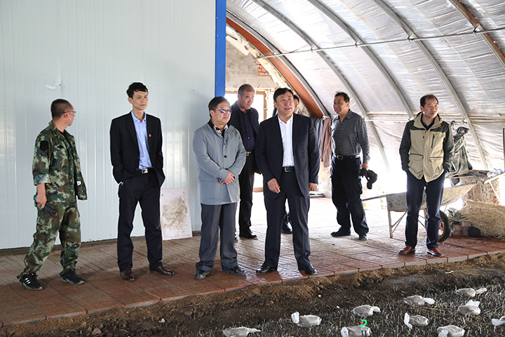 到大石头林业转型经济科技示范基地参观.jpg