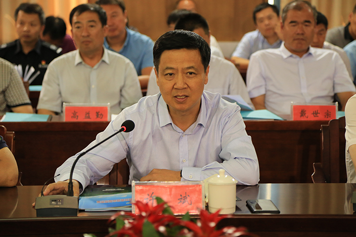 延边州副州长许斌在座谈会上发言.jpg