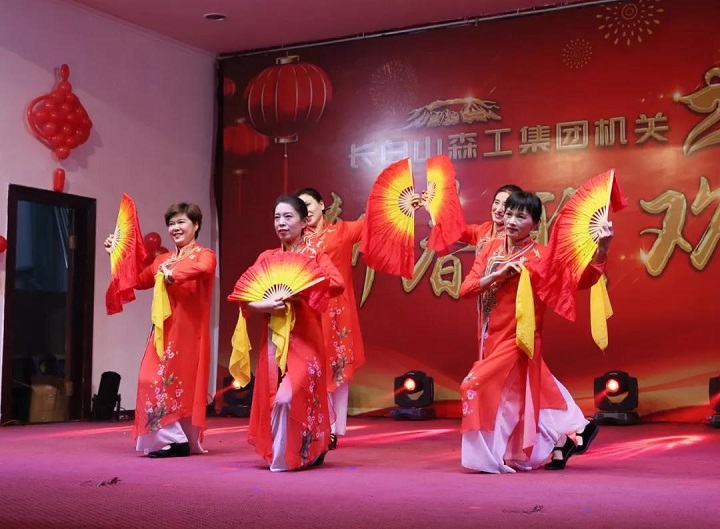 15舞蹈《珊瑚颂》——专员办、安全部等.jpg
