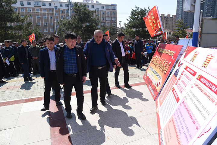 2-珲春林区扫黑除恶专项斗争领导小组成员参加.jpg